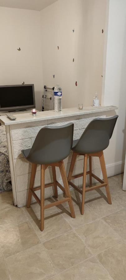 Appartement Duplex F2 Tout Confort Proche Centre Ville Avec Parking Gratuit มงต์ลูซง ภายนอก รูปภาพ