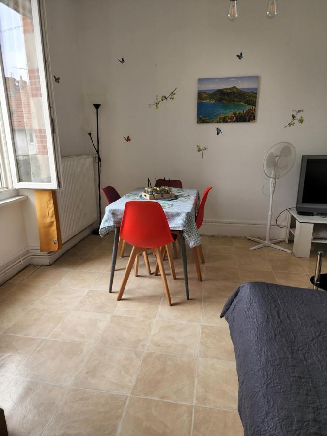 Appartement Duplex F2 Tout Confort Proche Centre Ville Avec Parking Gratuit มงต์ลูซง ภายนอก รูปภาพ
