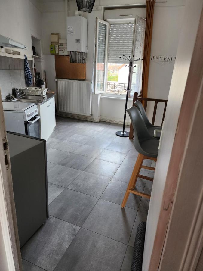 Appartement Duplex F2 Tout Confort Proche Centre Ville Avec Parking Gratuit มงต์ลูซง ภายนอก รูปภาพ