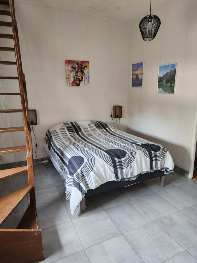 Appartement Duplex F2 Tout Confort Proche Centre Ville Avec Parking Gratuit มงต์ลูซง ภายนอก รูปภาพ