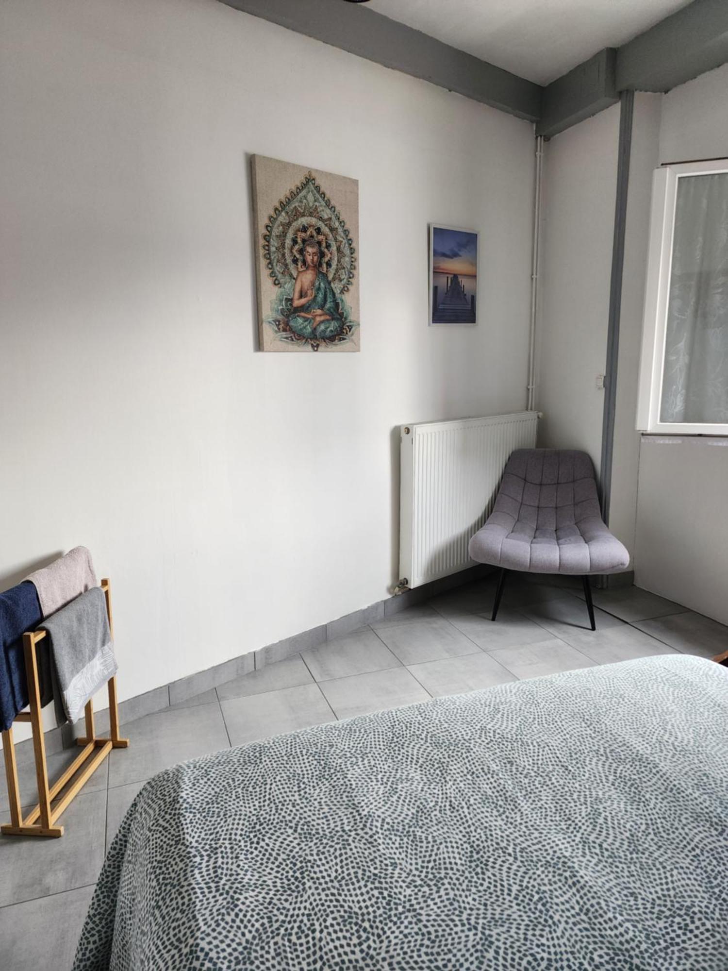 Appartement Duplex F2 Tout Confort Proche Centre Ville Avec Parking Gratuit มงต์ลูซง ภายนอก รูปภาพ
