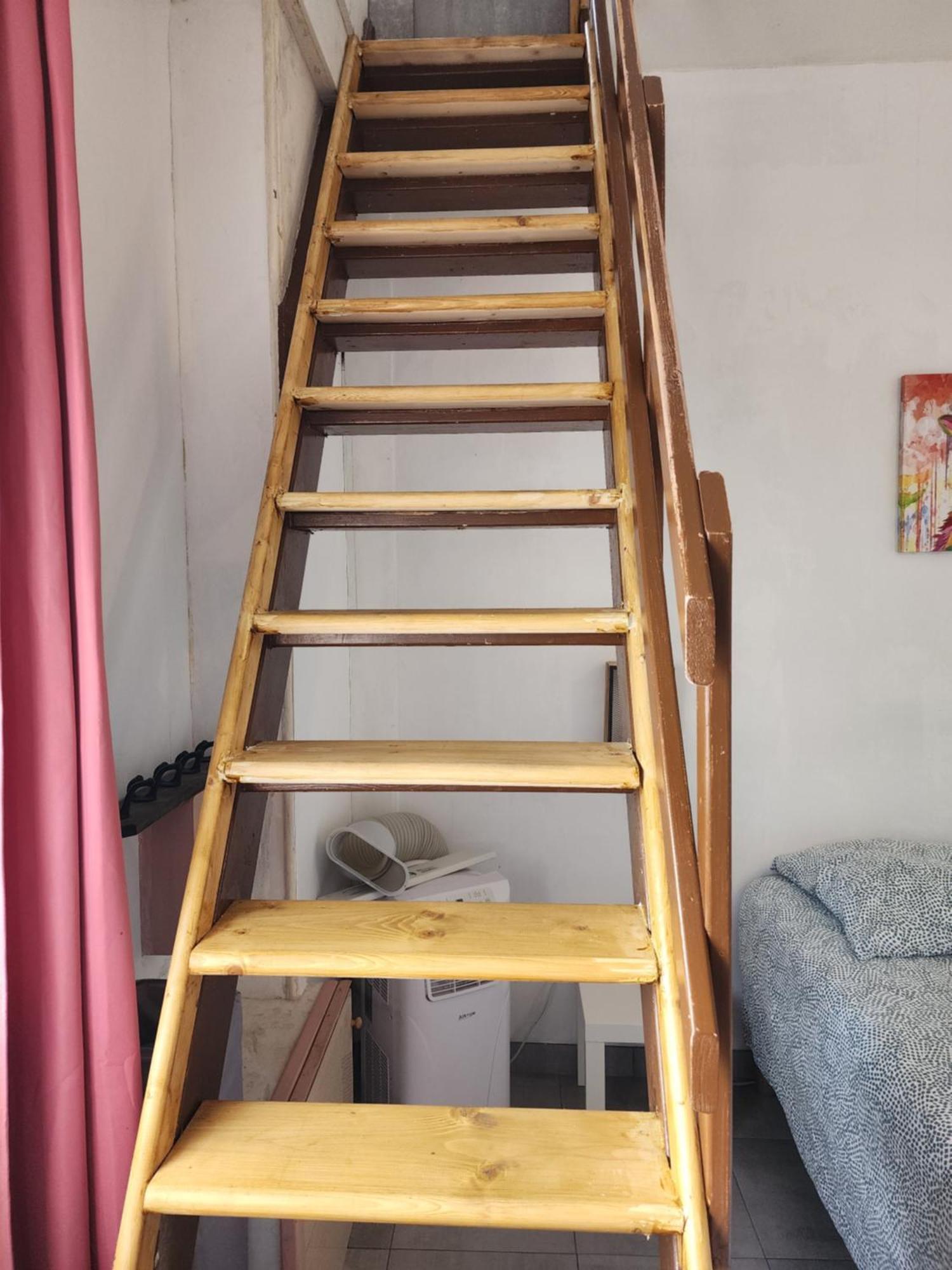 Appartement Duplex F2 Tout Confort Proche Centre Ville Avec Parking Gratuit มงต์ลูซง ภายนอก รูปภาพ